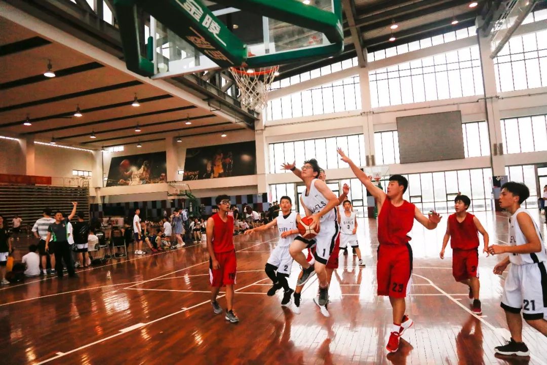 中国男篮在青岛集结集训，年轻球员挑大梁！_【快资讯】